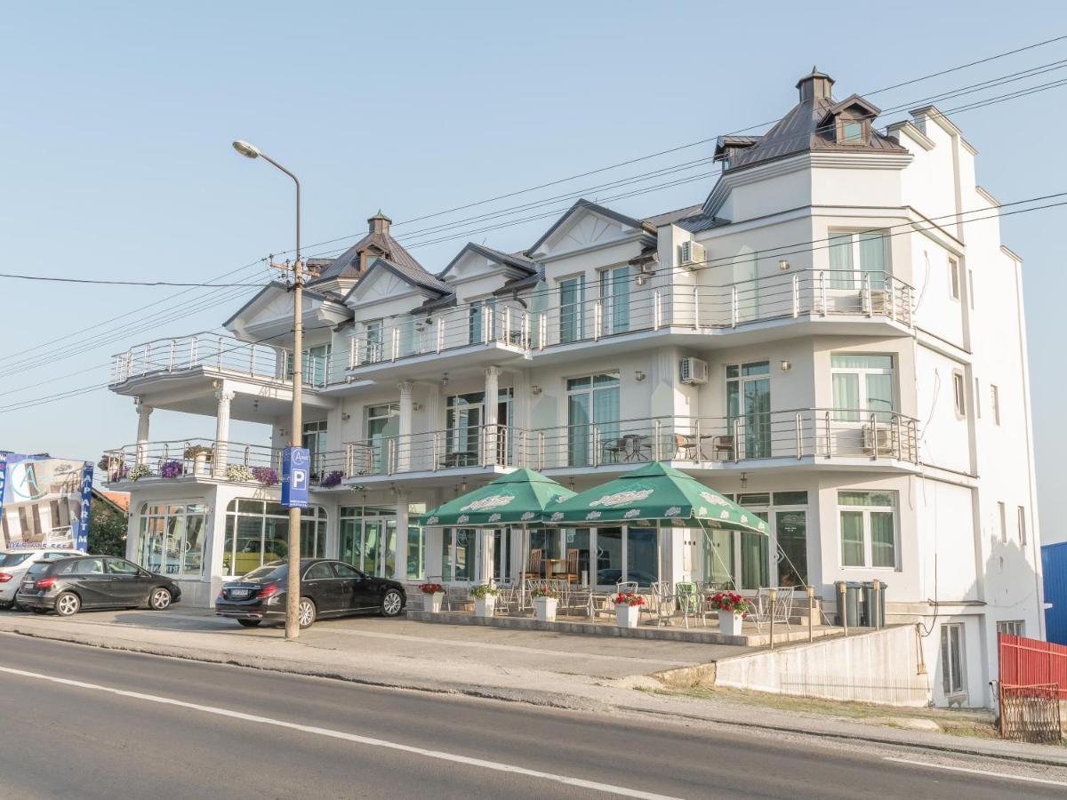 A Klub Apartmani Mrcajevci Buitenkant foto