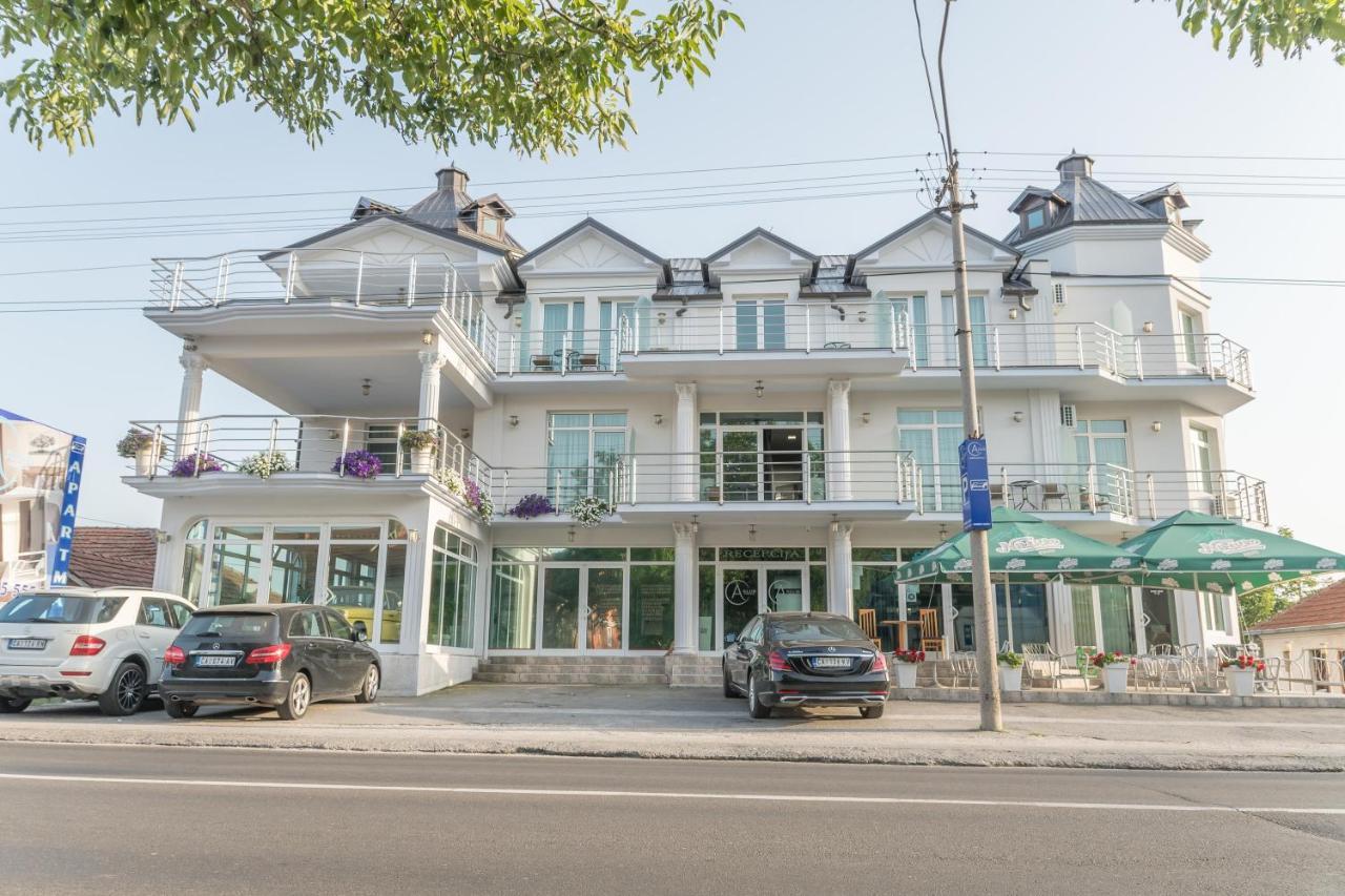 A Klub Apartmani Mrcajevci Buitenkant foto