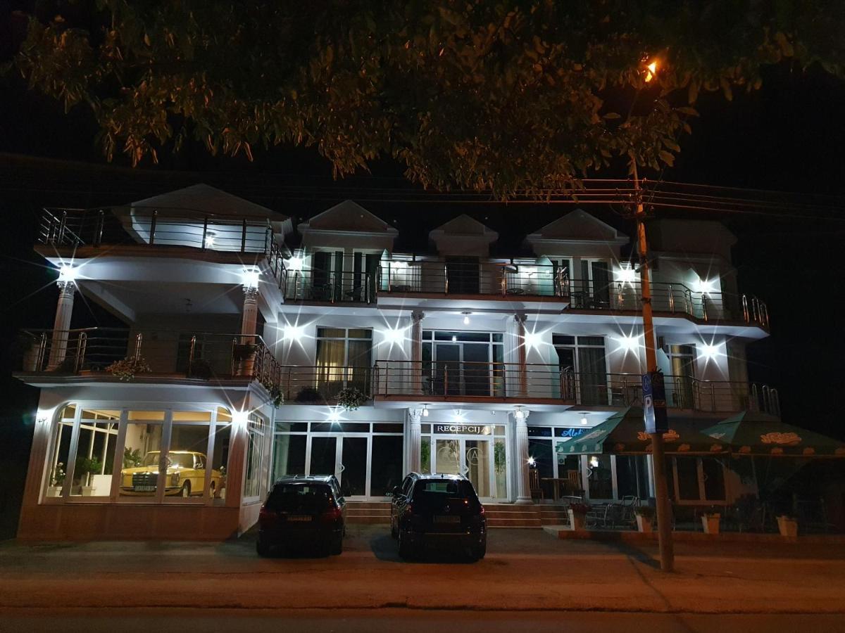 A Klub Apartmani Mrcajevci Buitenkant foto