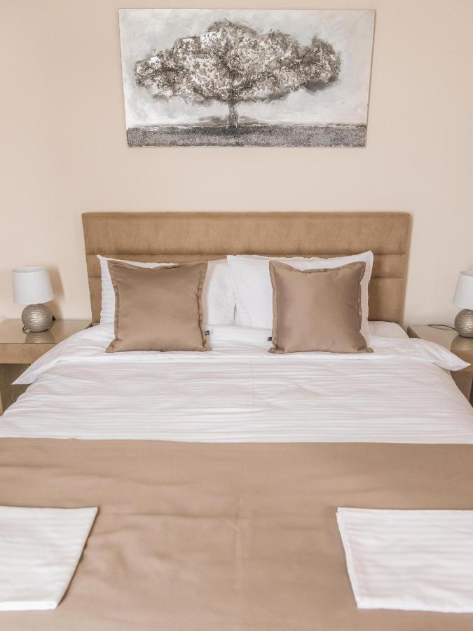 A Klub Apartmani Mrcajevci Buitenkant foto