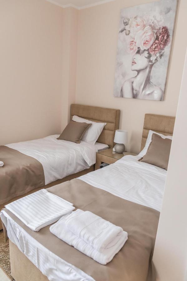 A Klub Apartmani Mrcajevci Buitenkant foto