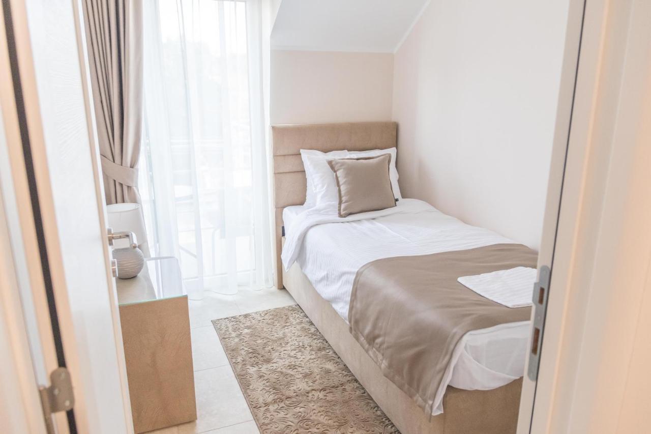 A Klub Apartmani Mrcajevci Buitenkant foto