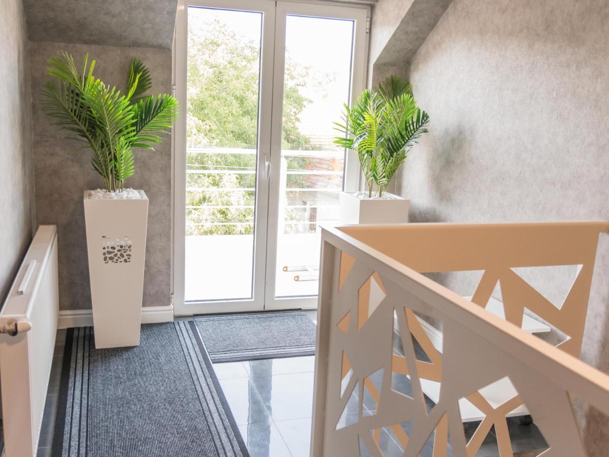 A Klub Apartmani Mrcajevci Buitenkant foto