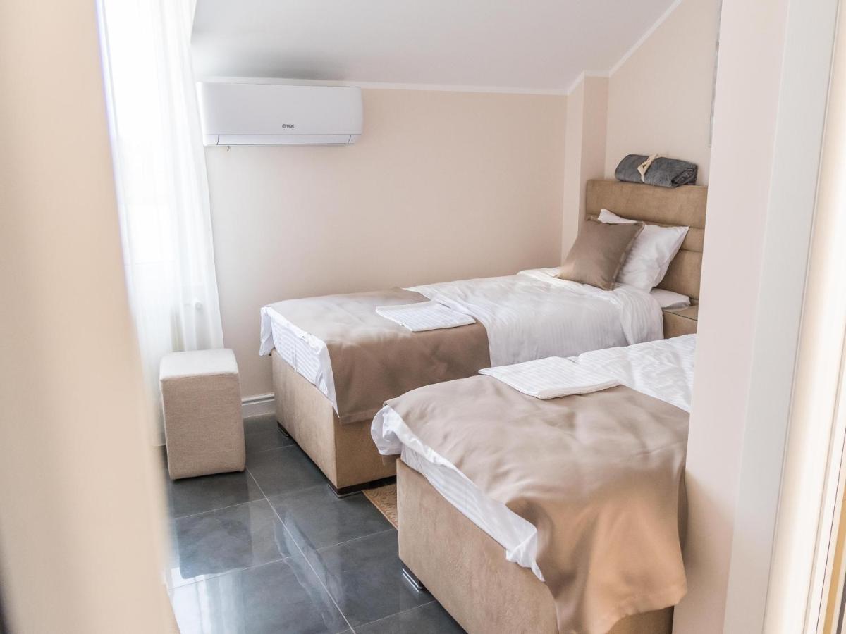 A Klub Apartmani Mrcajevci Buitenkant foto